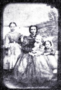 Antonina Kościuszko i trójka dzieci Romualda Traugutta