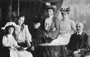 Księżna Maria z córkami i rodzicami