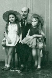 Alfred z wnuczkami Ewą i Anną