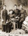 Kółko samokształceniowe Spójnia w gimnazjum wileńskim (Bronisław Piłsudski - drugi z lewej)