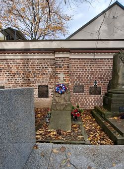 Grób Apolla Korzeniowskiego