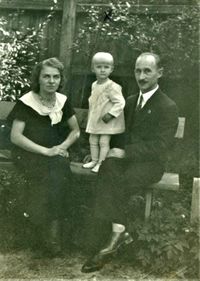 Alfred Twaróg z żoną Gabirelą i córką Lidią
